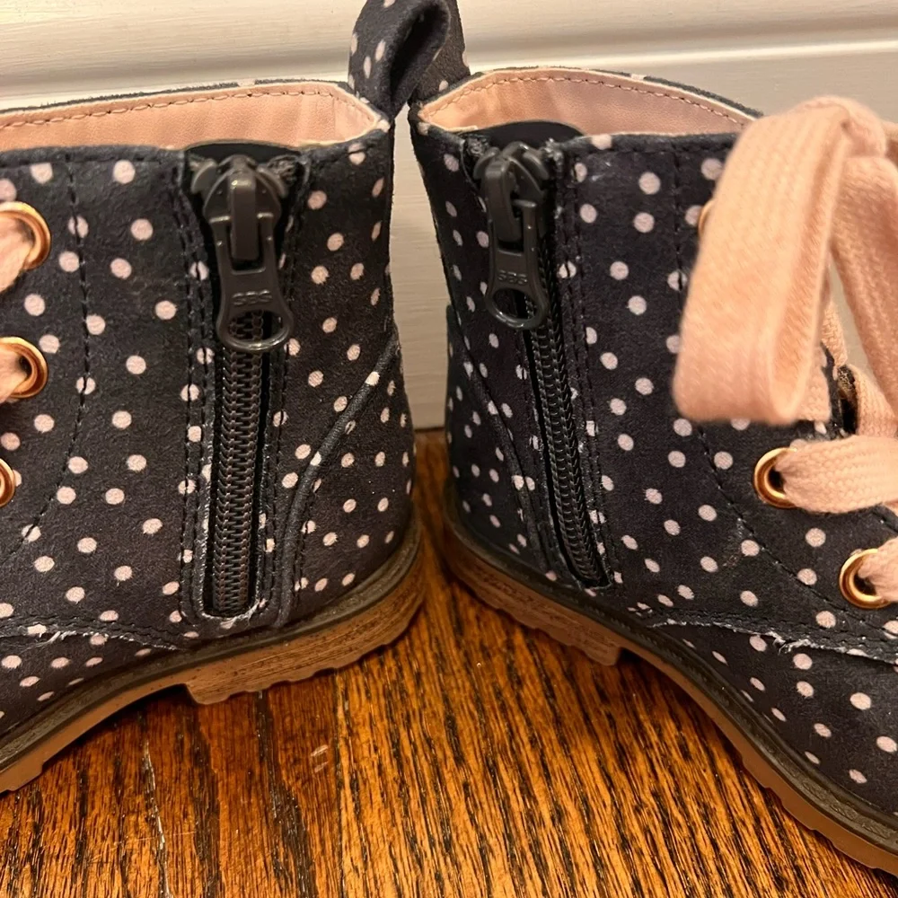 Cat & Jack Navy Polka Dot Toddler Boots with Pink Laces